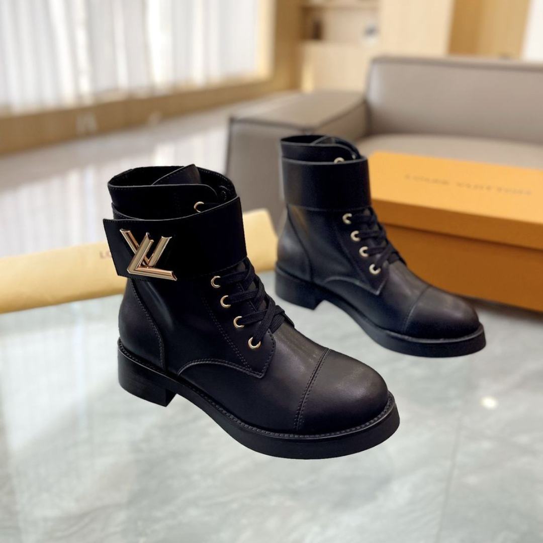 Bota LV Wonderland Preto com Logo
