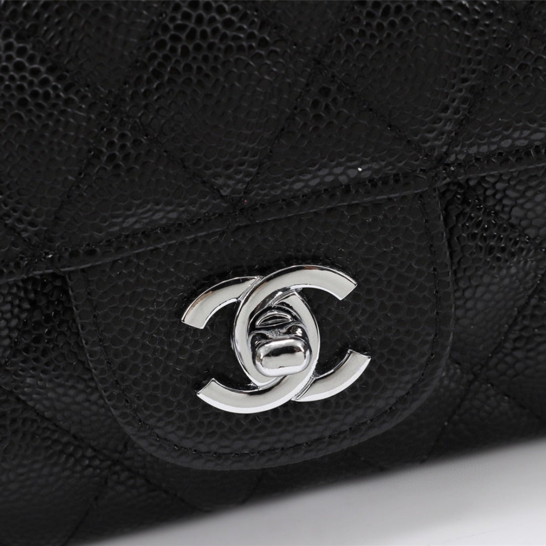 Bolsa CHN Classica detalhes Preto com prata 25cm