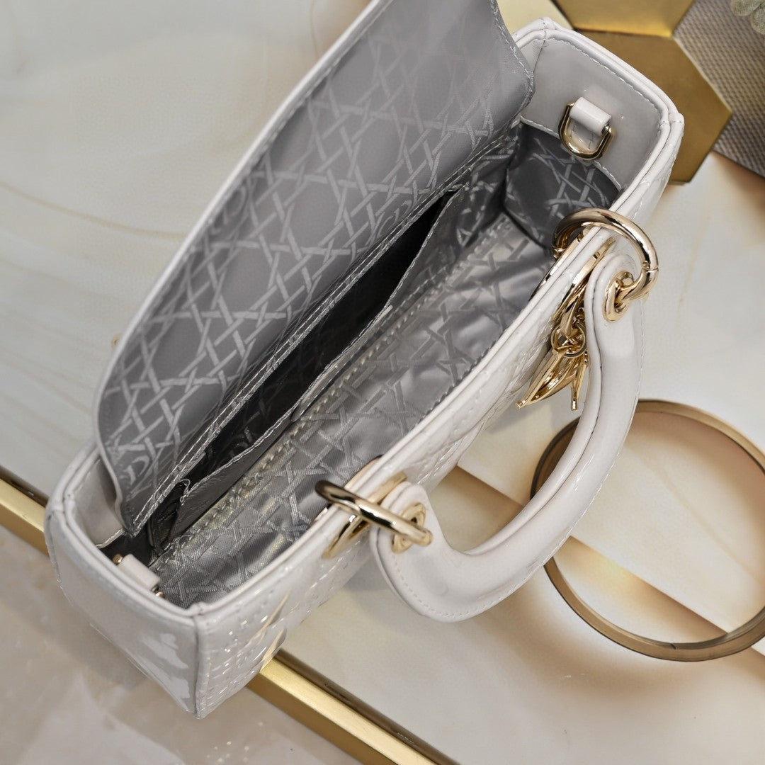 Bolsa Dio Lady Joy Pequena Verniz Branco 22cm