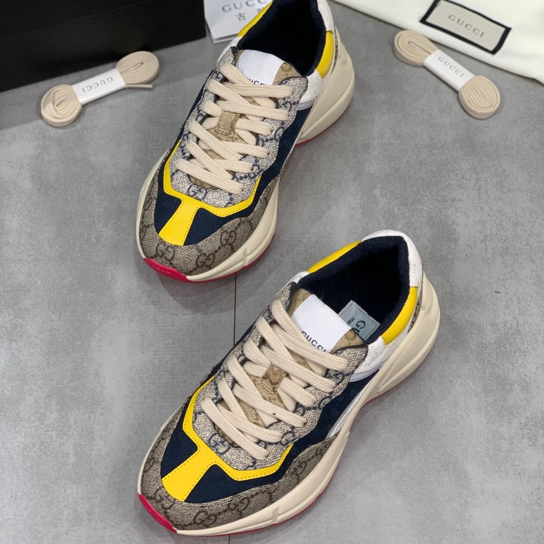 Tenis GG Rhyton Canvas com Amarelo Branco e Azul escuro Solado Rosa -