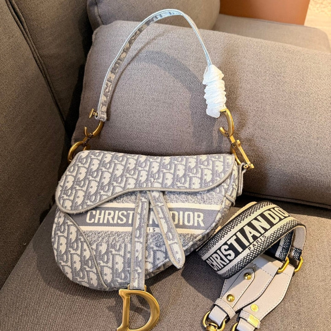 Bolsa Dio Saddle Pequena Canzas Oblique Cinza 25cm
