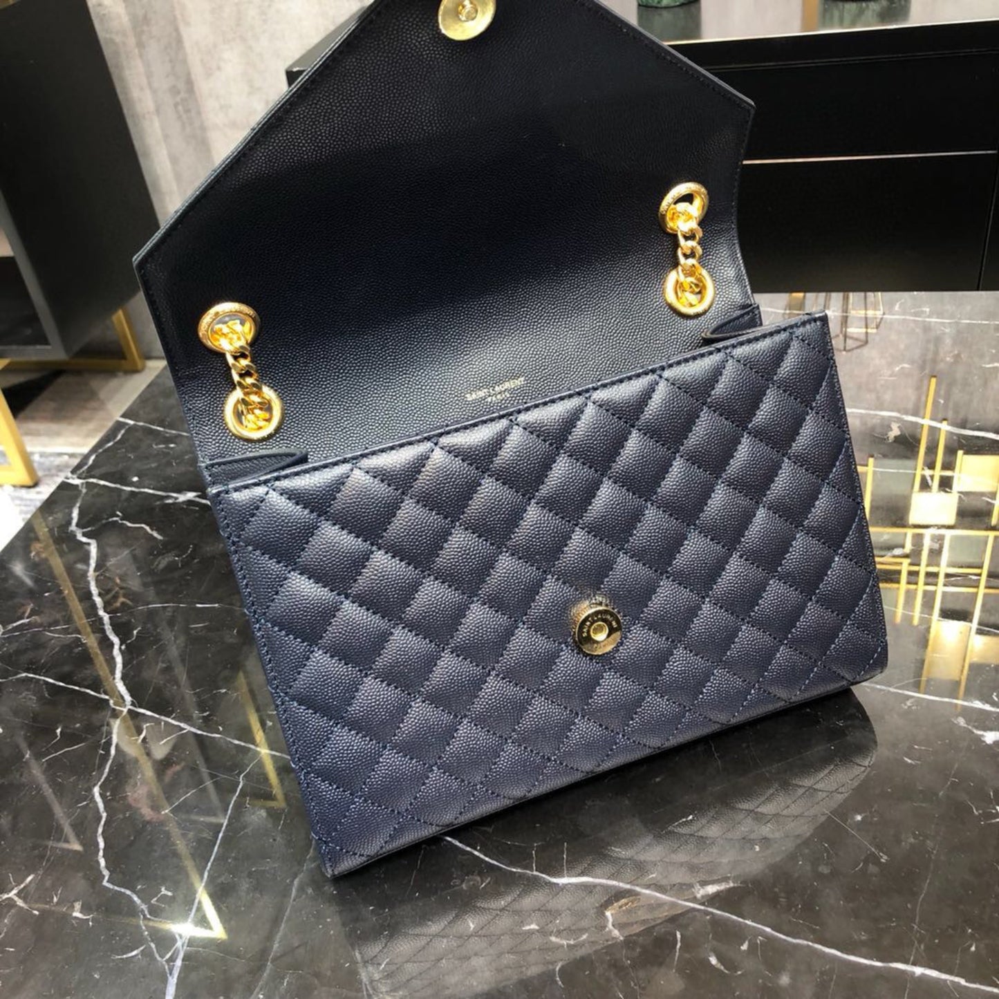 Bolsa YSL tiracolo Envelope Média Azul 24cm