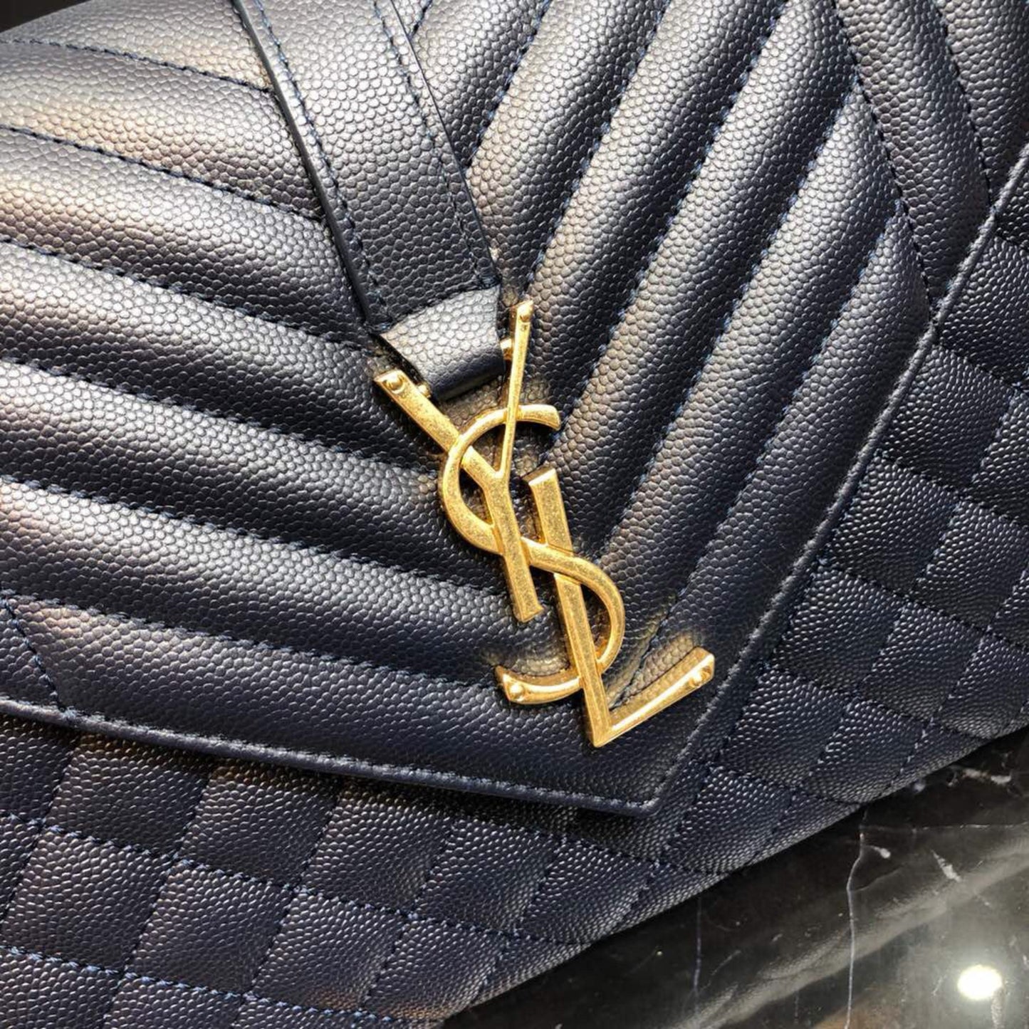 Bolsa YSL tiracolo Envelope Média Azul 24cm