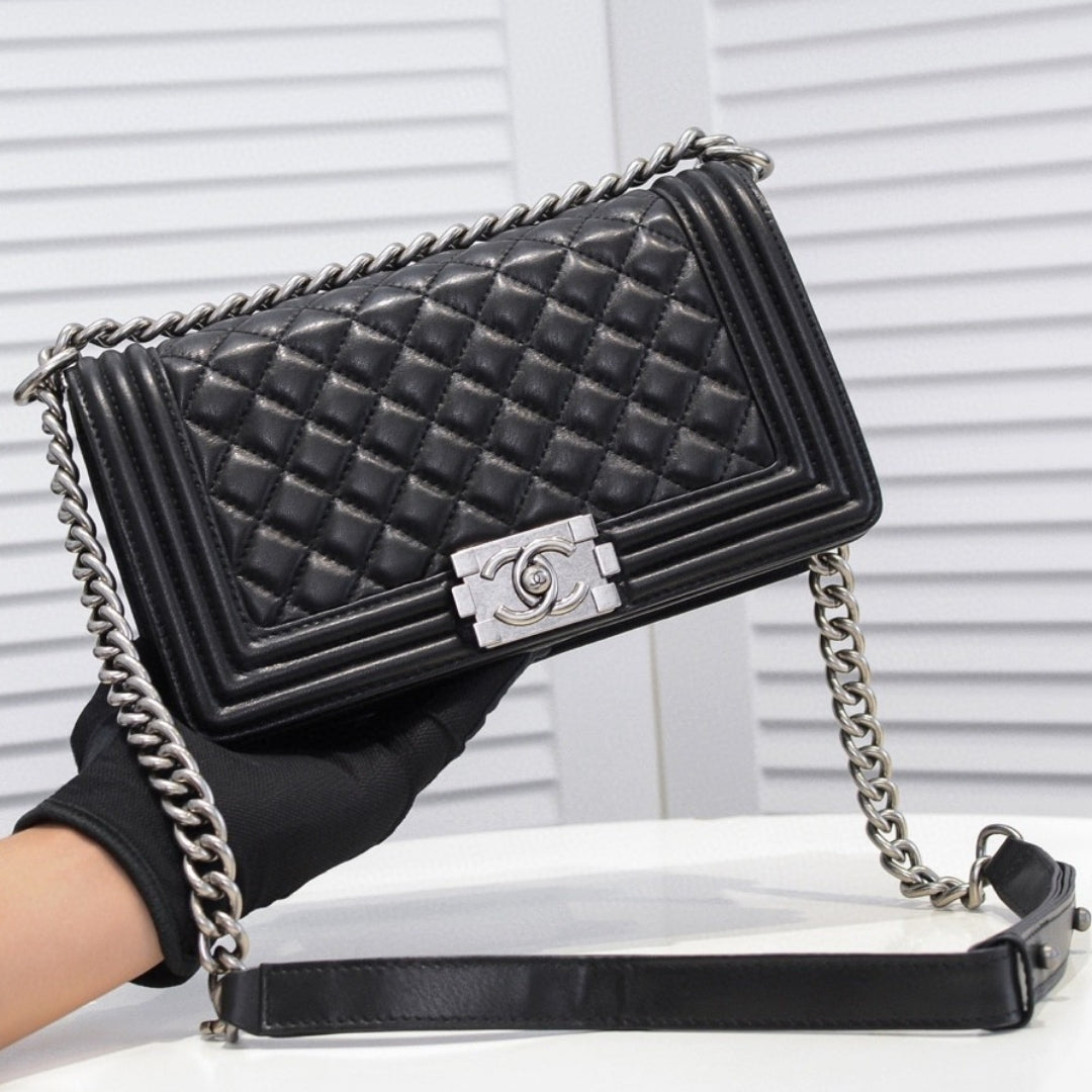 Bolsa CHN Boy Preto com Prata 25cm