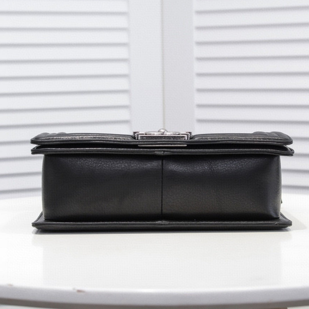 Bolsa CHN Boy Preto com Prata 25cm