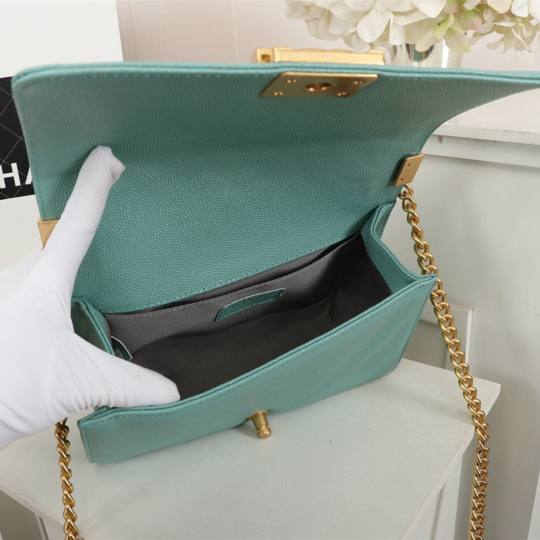 Bolsa CHN Boy Verde Claro com Dourado 25cm