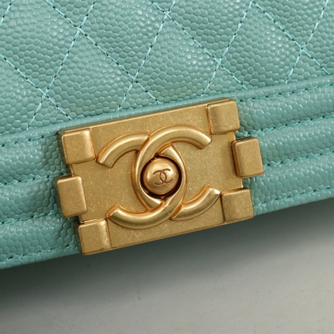 Bolsa CHN Boy Verde Claro com Dourado 25cm