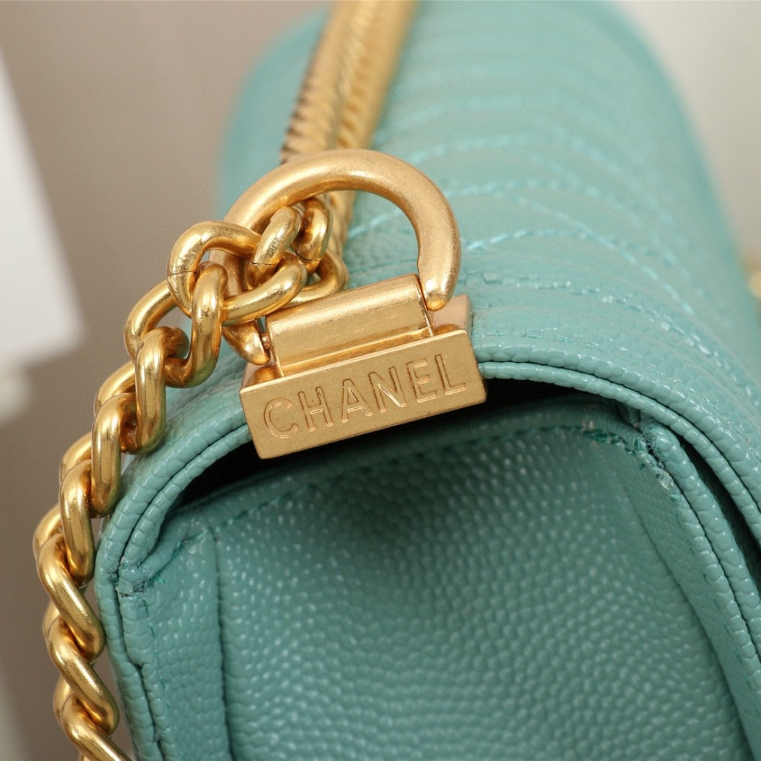 Bolsa CHN Boy Verde Claro com Dourado 25cm
