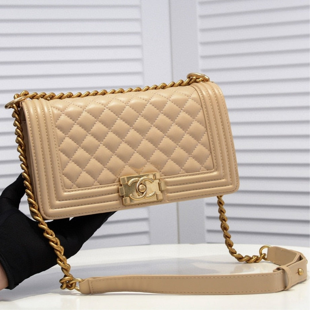 Bolsa CHN Boy Bege com Dourado 25cm