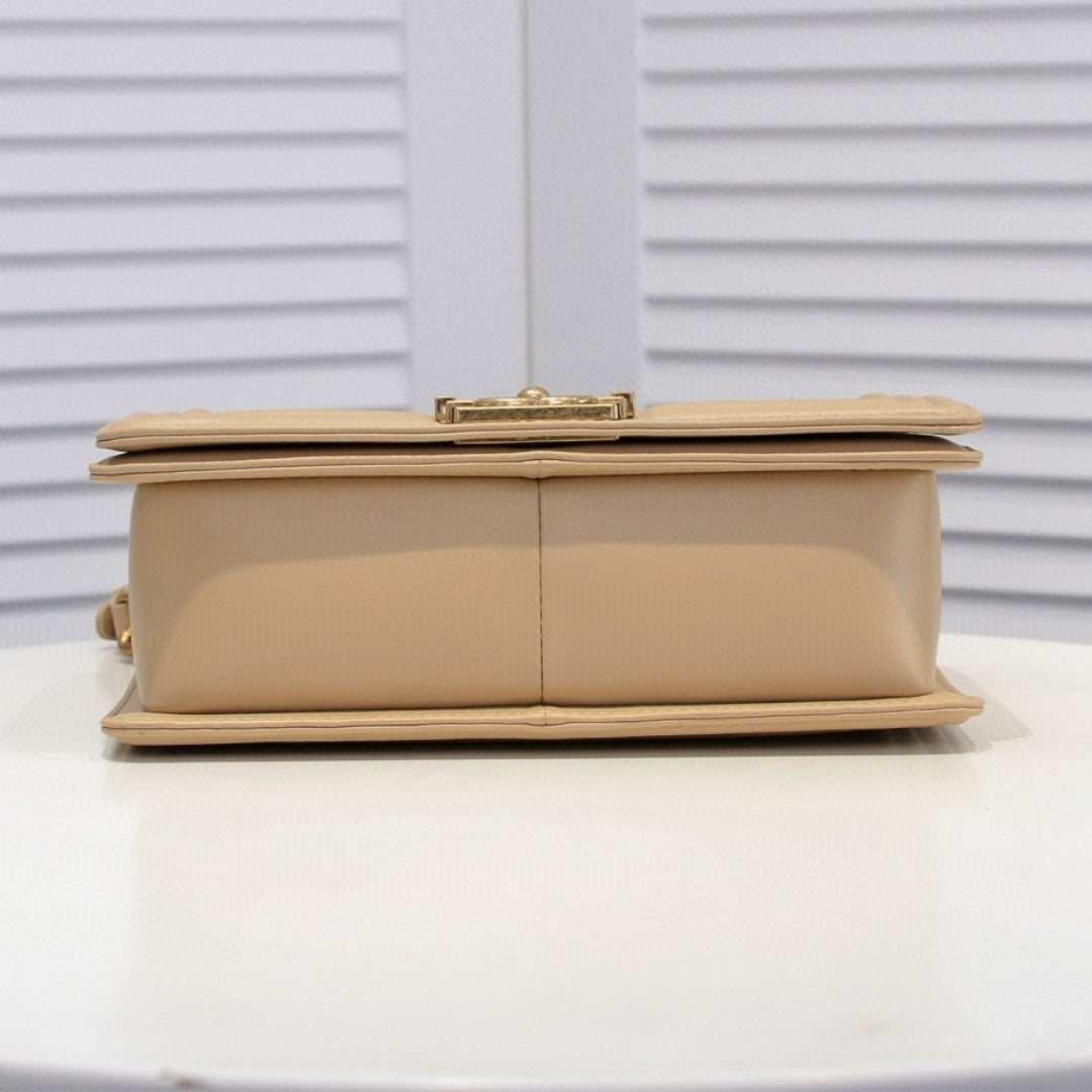 Bolsa CHN Boy Bege com Dourado 25cm
