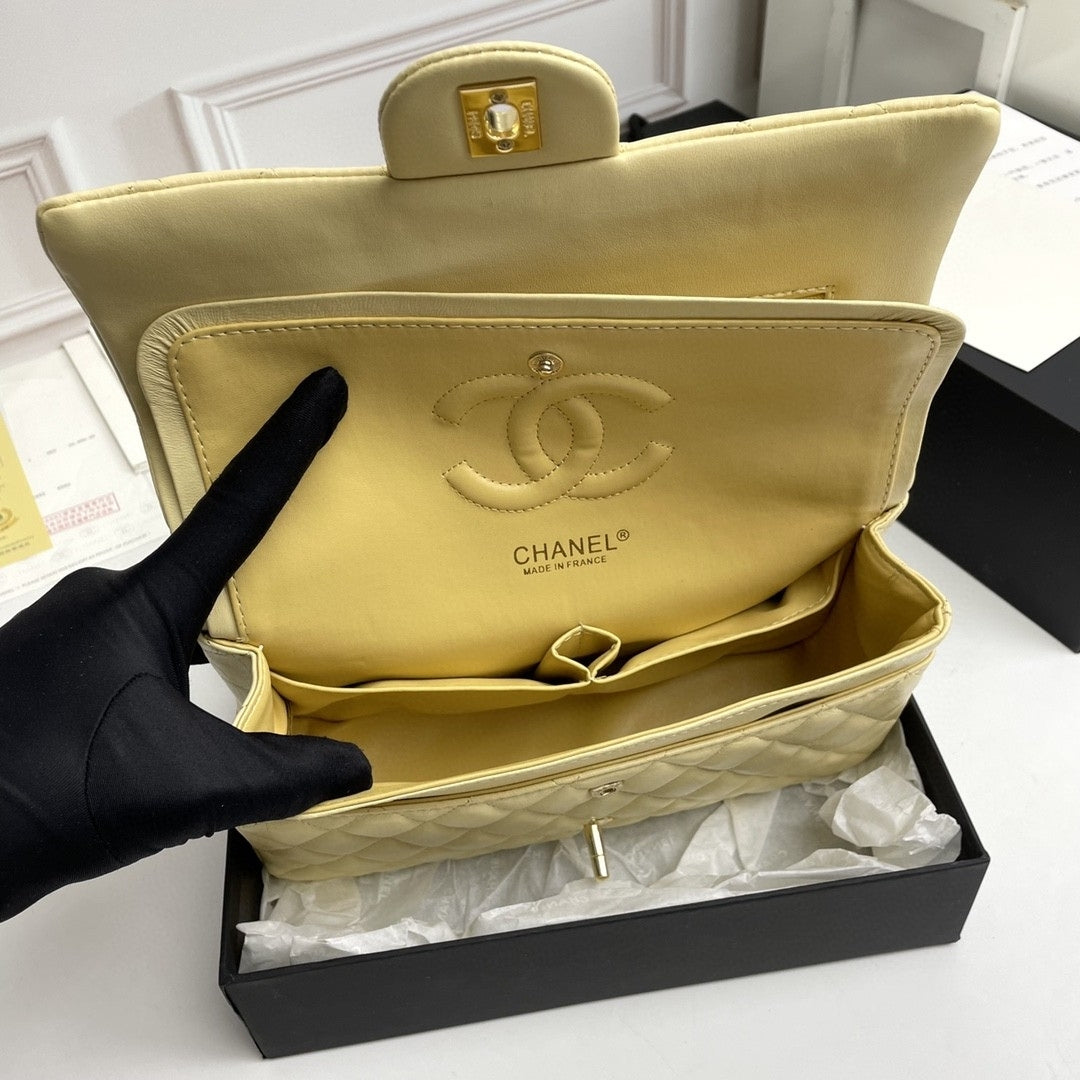 Bolsa CHN Classica Amarelo Claro com Dourado 25cm