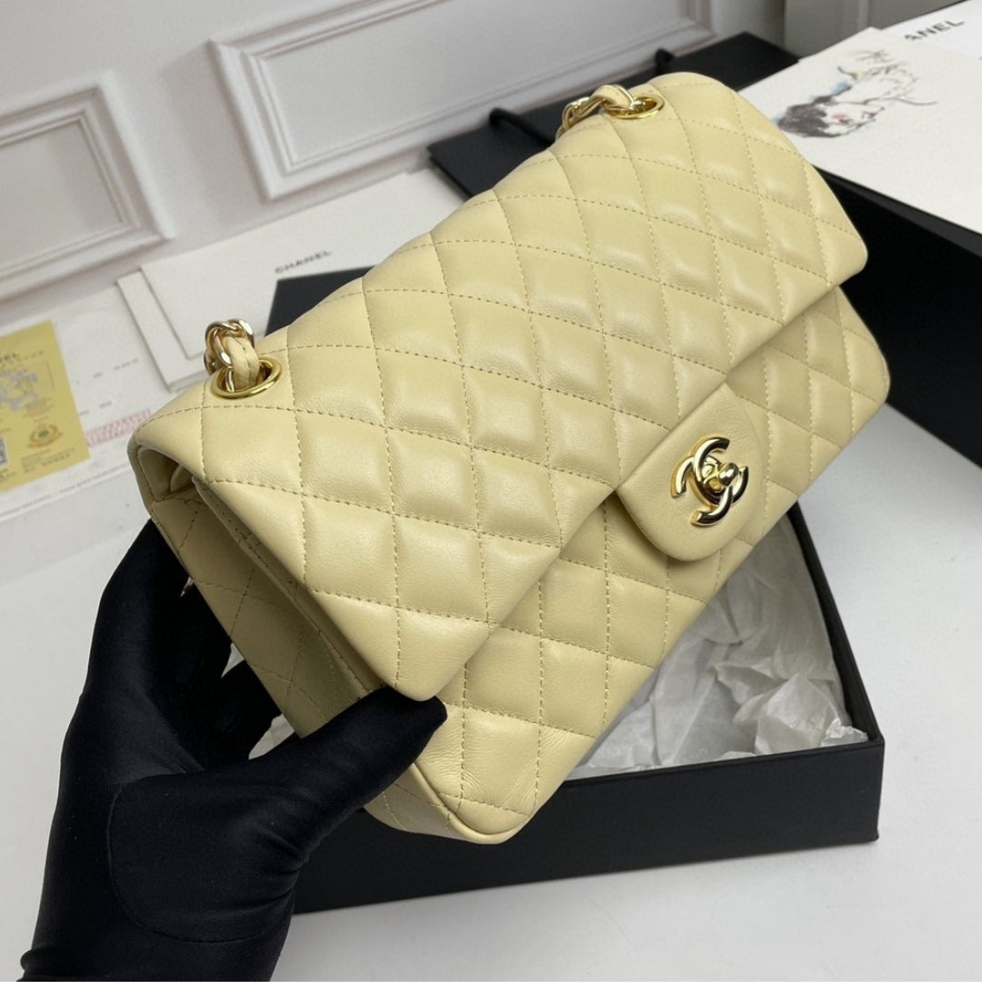 Bolsa CHN Classica Amarelo Claro com Dourado 25cm