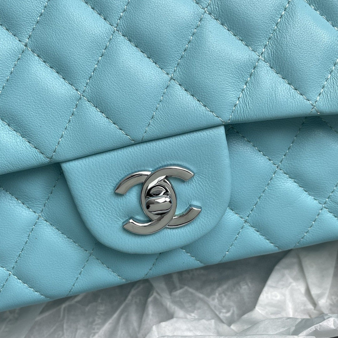 Bolsa CHN Classica Azul claro com Prata 25cm