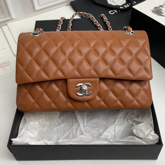 Bolsa CHN Classica Marrom com Prata 25cm