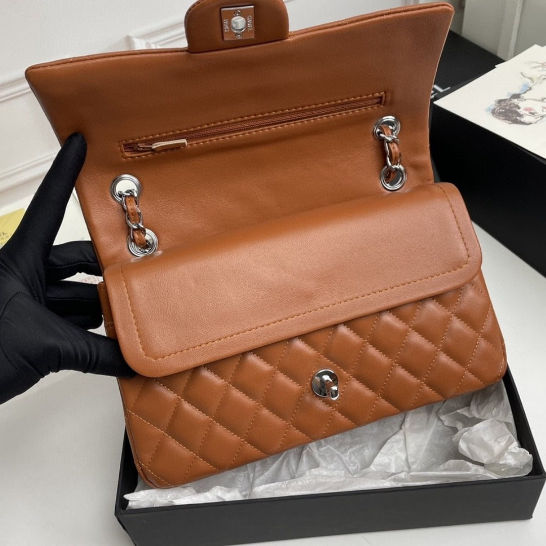 Bolsa CHN Classica Marrom com Prata 25cm