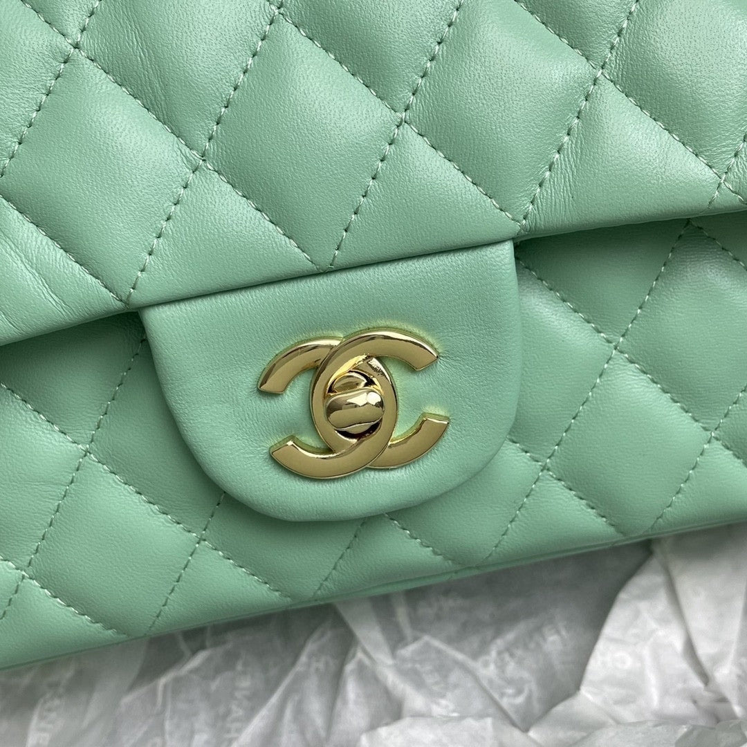 Bolsa CHN Classica Verde Claro com dourado 25cm