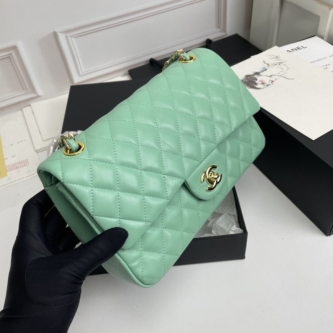 Bolsa CHN Classica Verde Claro com dourado 25cm