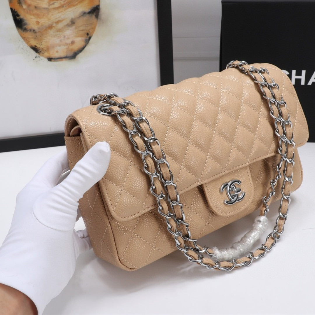 Bolsa CHN Classica detalhes Bege com prata 25cm