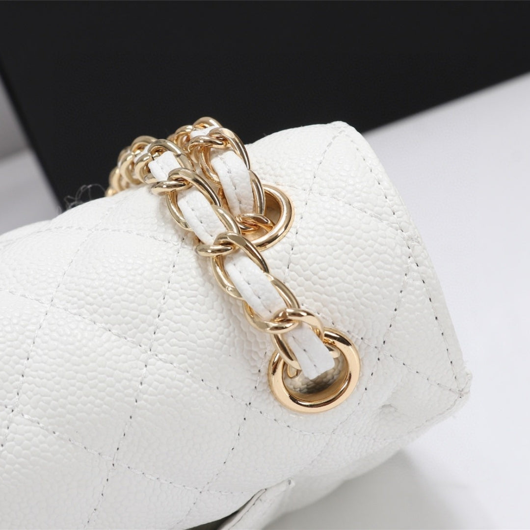 Bolsa CHN Classica detalhes Branco com Dourado 25cm