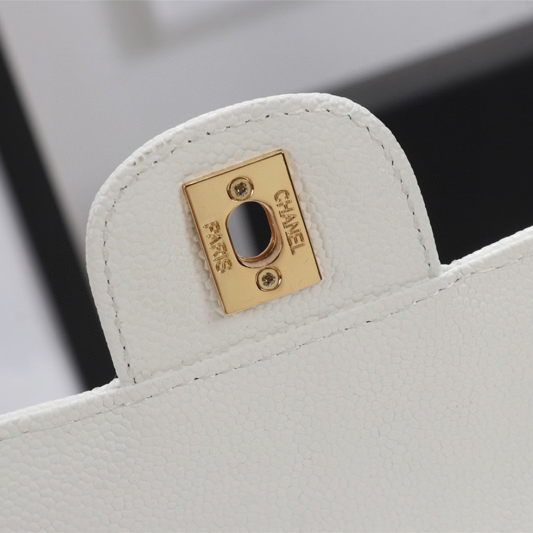 Bolsa CHN Classica detalhes Branco com Dourado 25cm