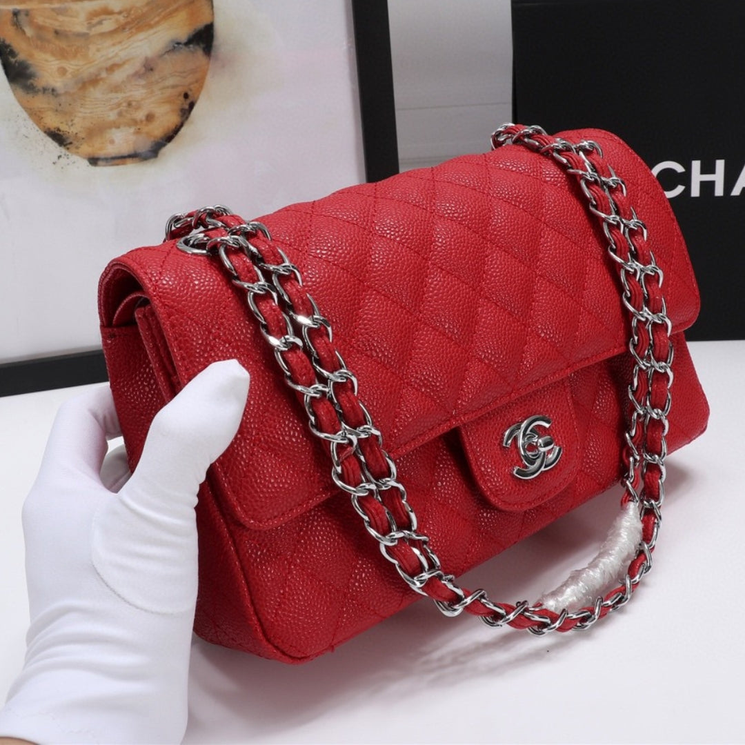 Bolsa CHN Classica detalhes Vermelho com prata 25cm