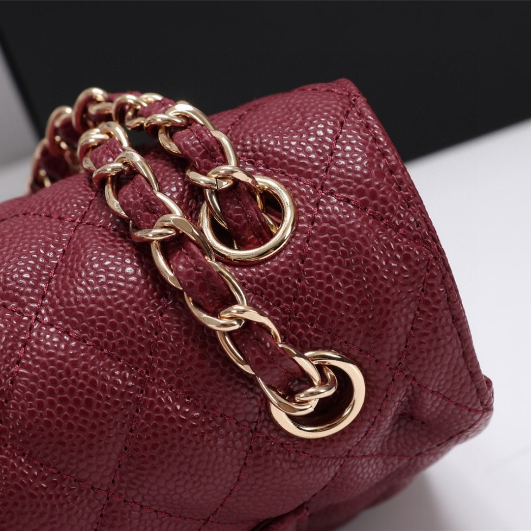 Bolsa CHN Classica detalhes Vinho com Dourado 25cm