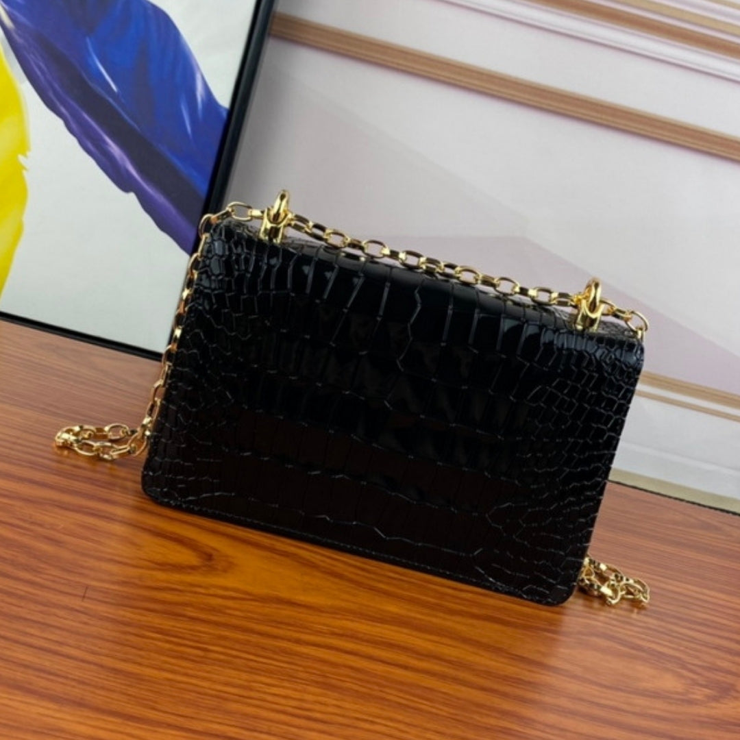 Bolsa DG tiracolo Girls Preto com detalhes 21cm