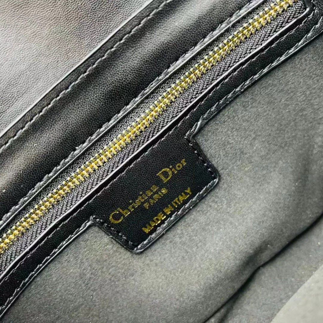 Bolsa Dio Signature Preto 19cm