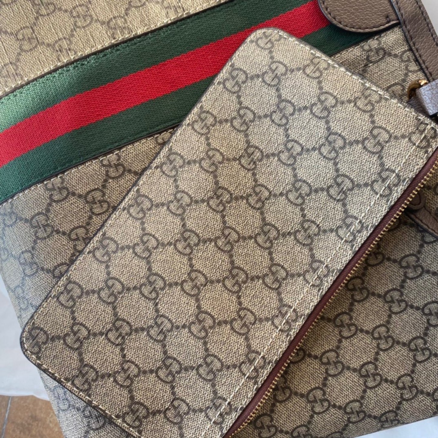 Bolsa GG Ophidia Tote Media Supreme Bege web verde e vermelha