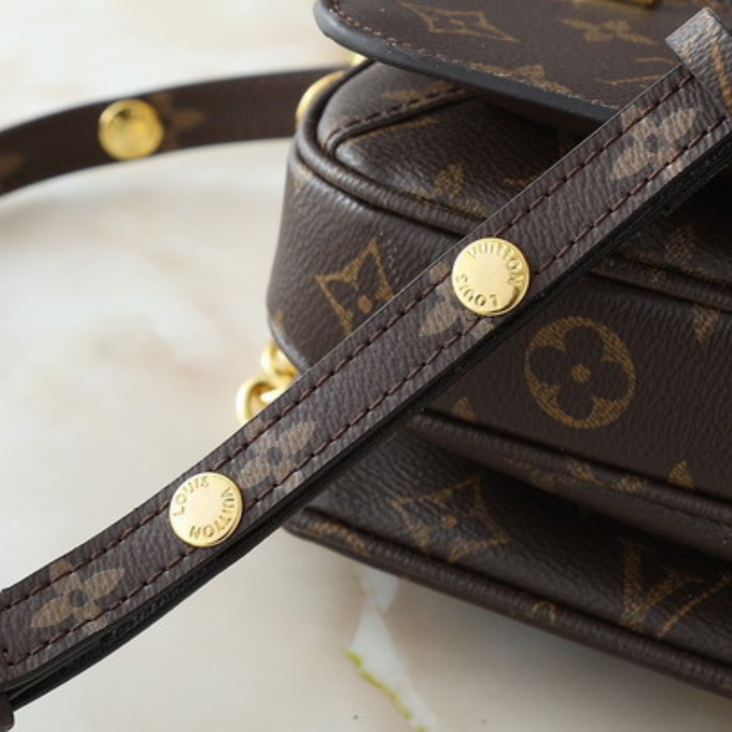 Bolsa LV Métis Canvas 21,5cm