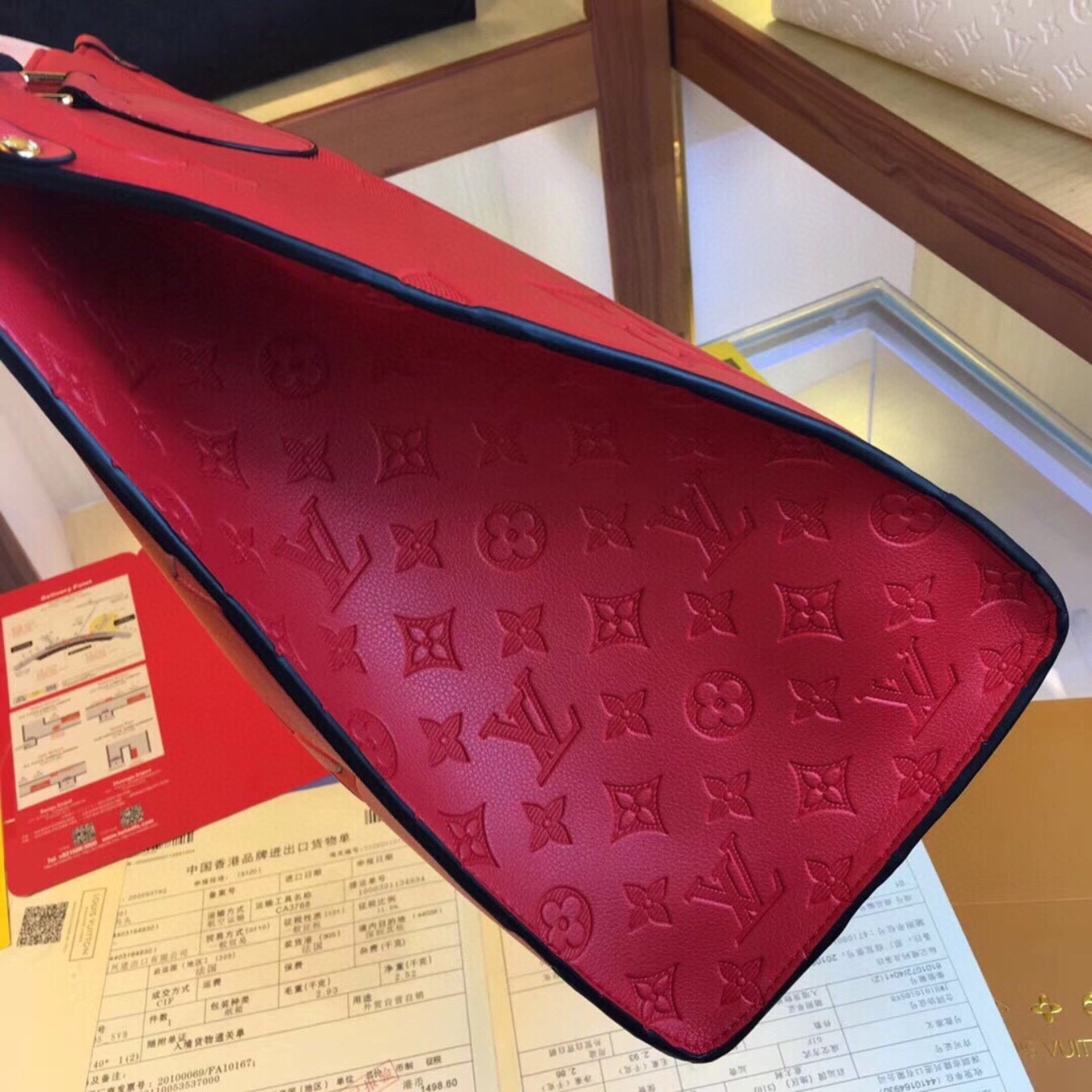 Bolsa LV On The Go Couro Vermelho 41cm grande
