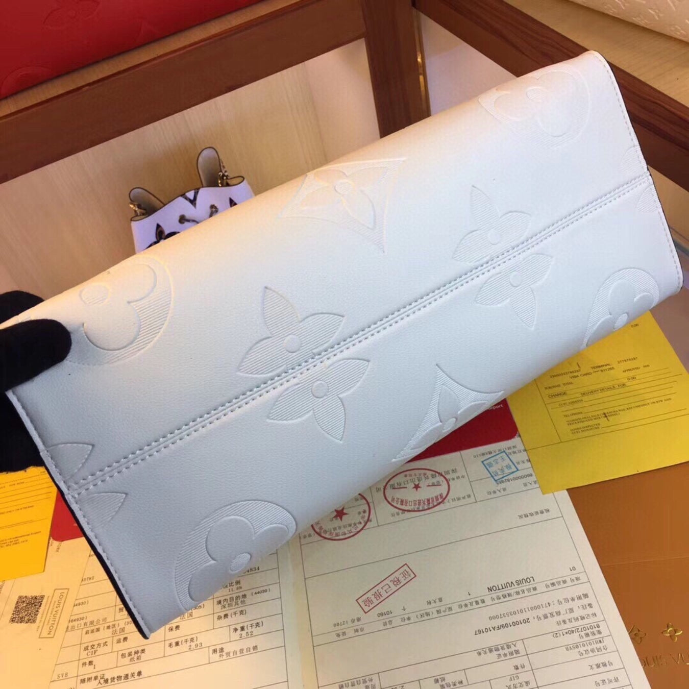 Bolsa LV On The Go Couro Branco 41cm grande
