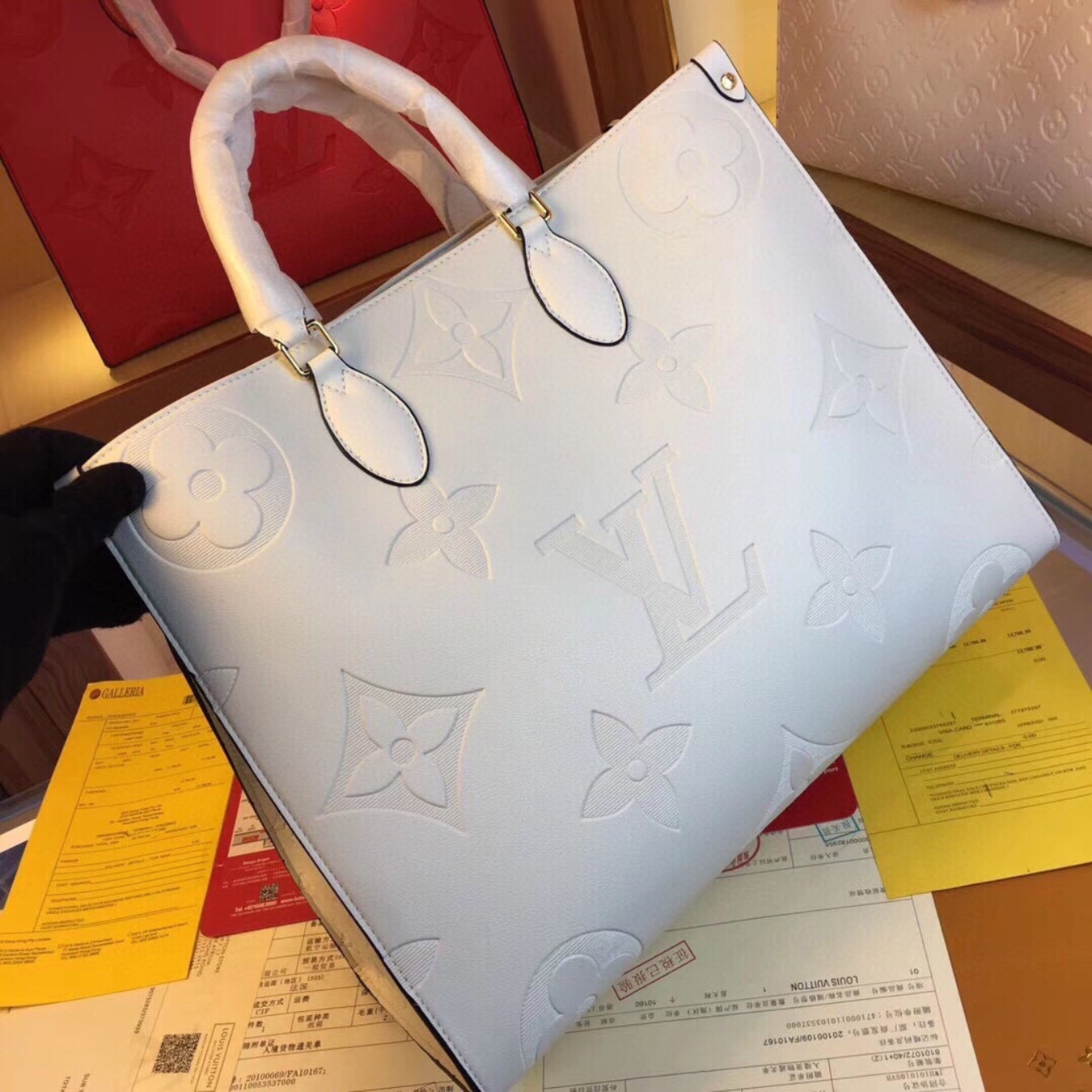 Bolsa LV On The Go Couro Branco 41cm grande