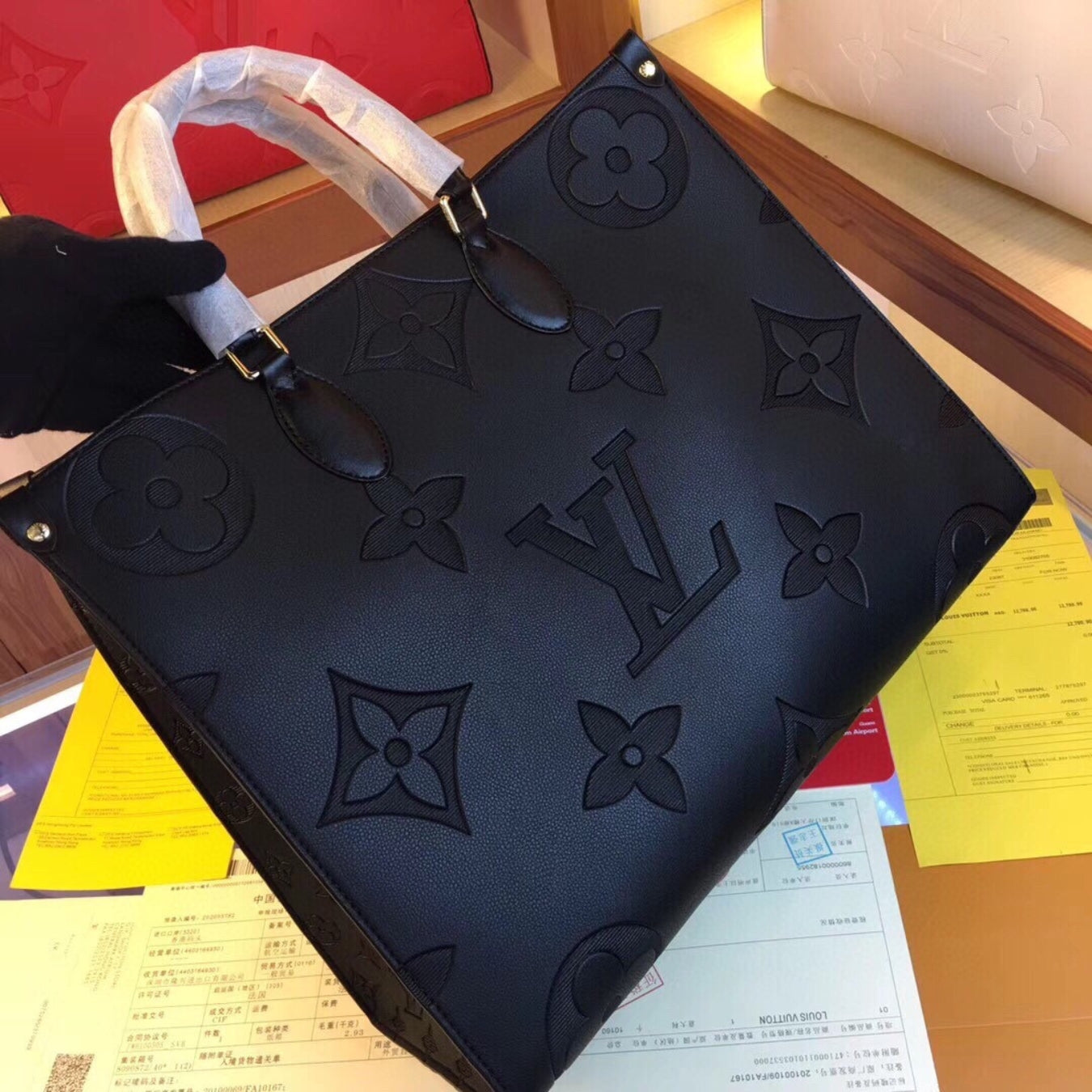 Bolsa LV On The Go Couro Preta 41cm grande