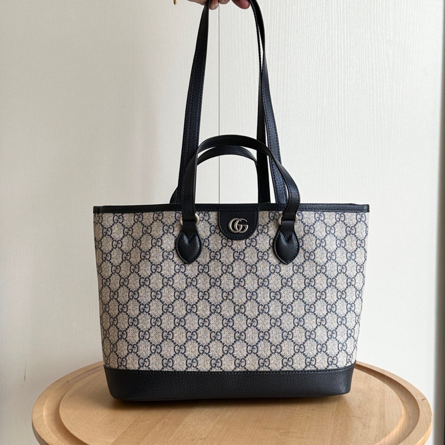 Bolsa GG Ophidia Supreme Pequena Bege e azul 31cm