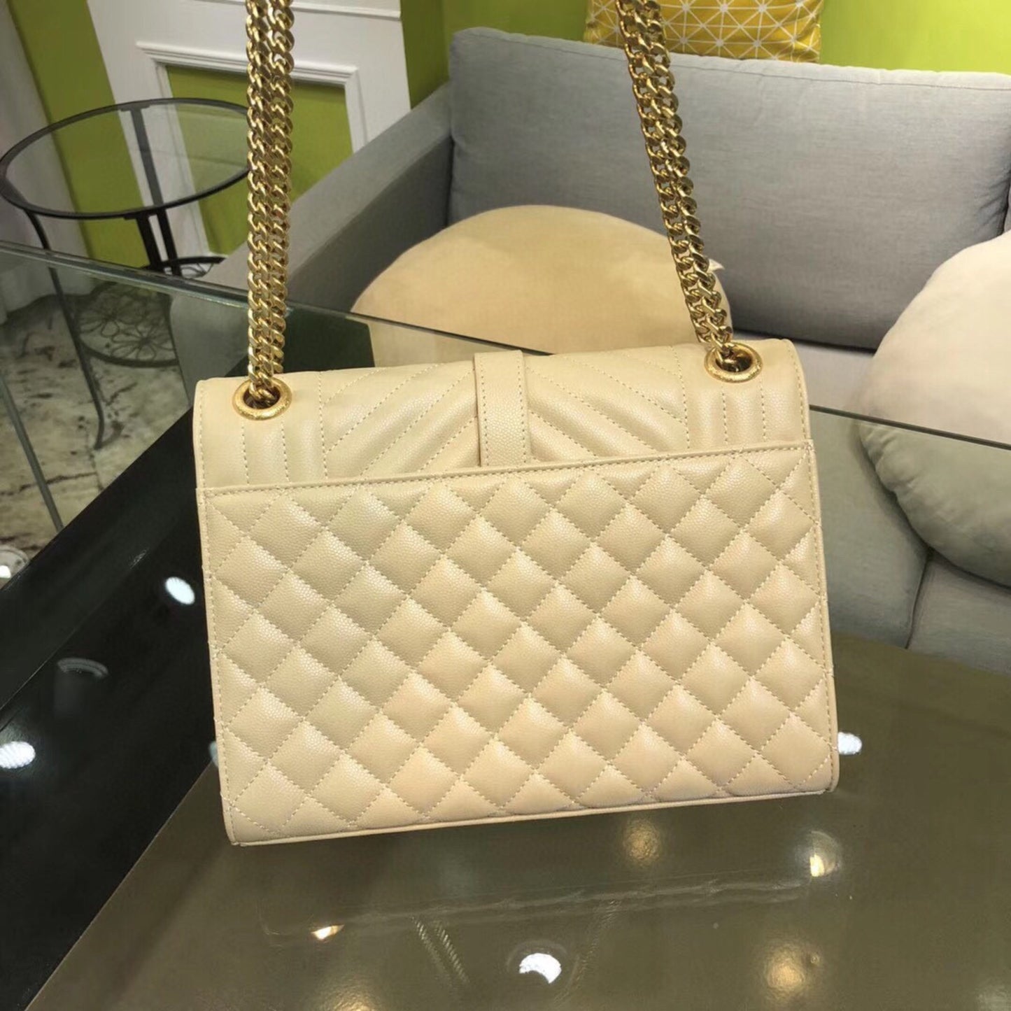 Bolsa YSL tiracolo Envelope Média bege 24cm