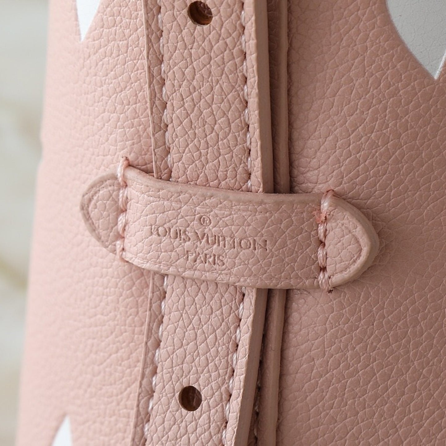 Bolsa LV CarryAll Rosa com Branco 29cm