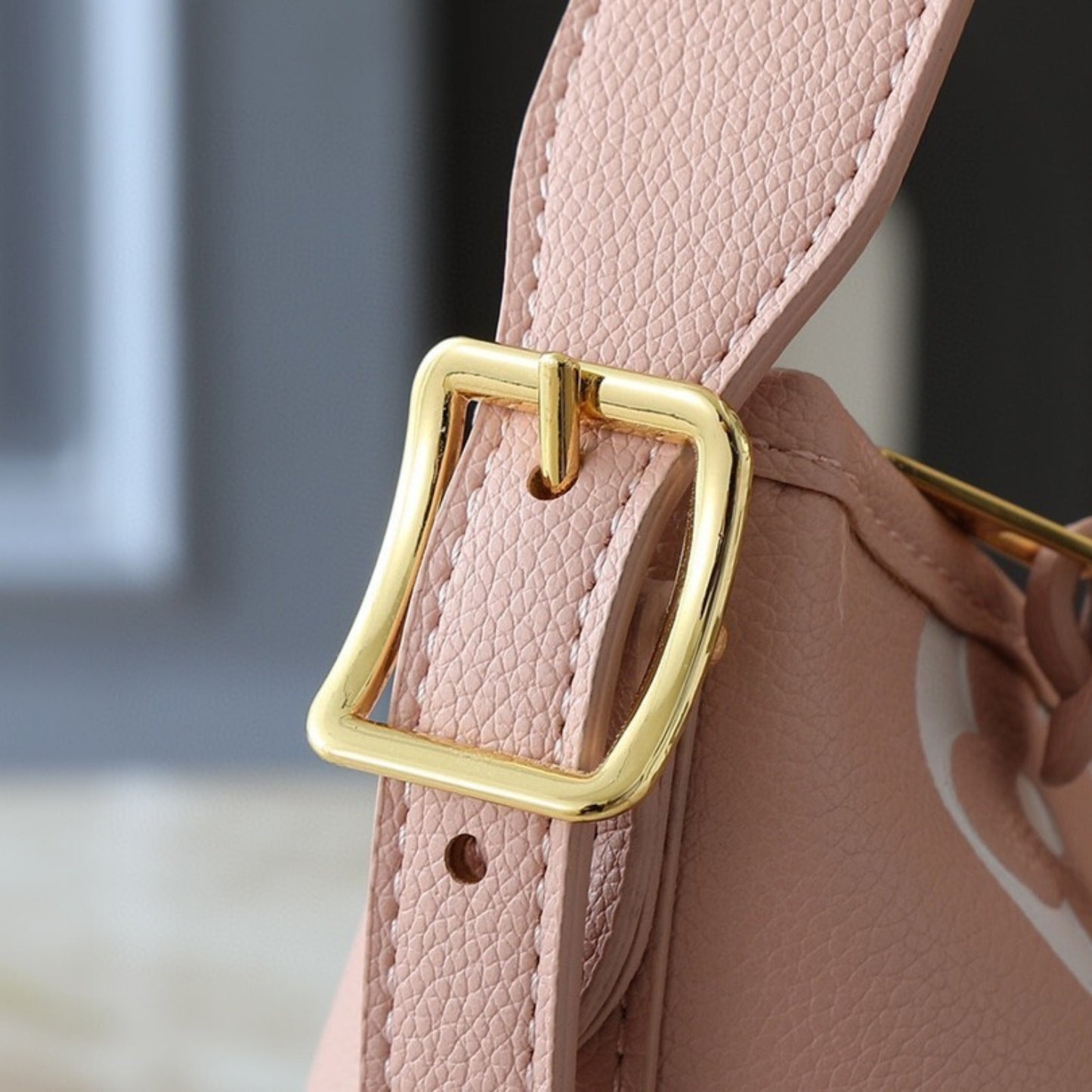 Bolsa LV CarryAll Rosa com Branco 29cm