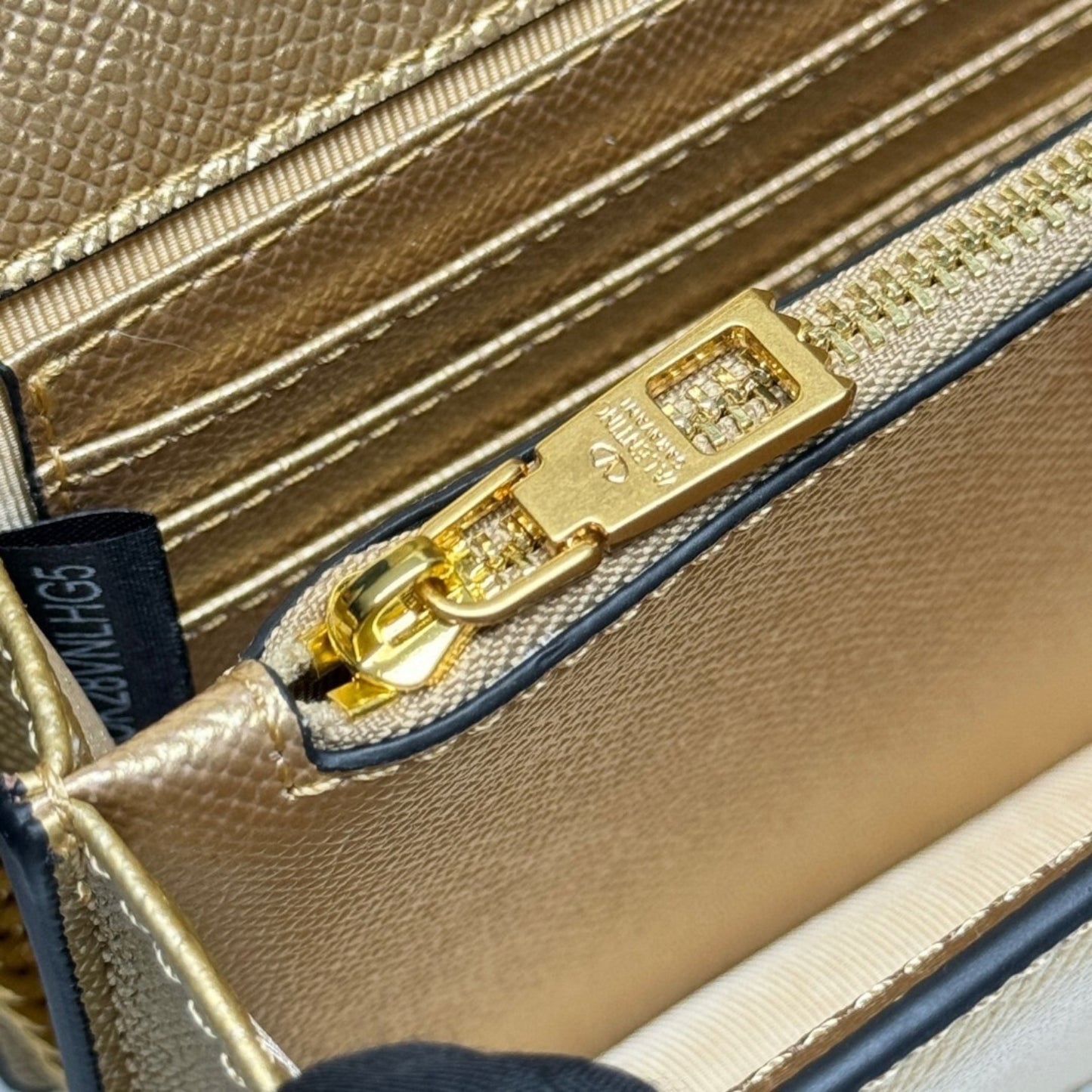 Bolsa VLTN VLogo Dourado 22cm
