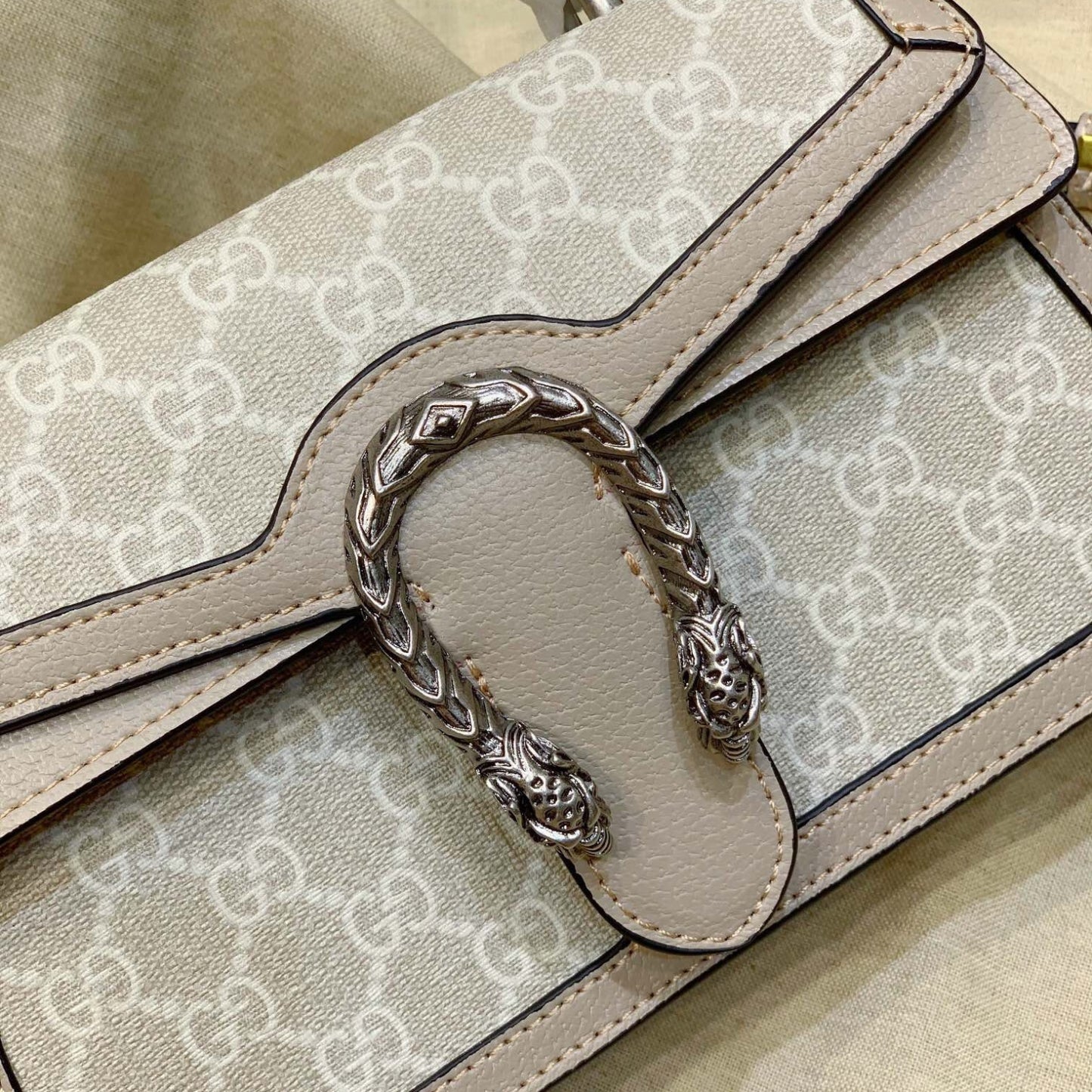 Bolsa GG Dionysus clara perquena 24cm