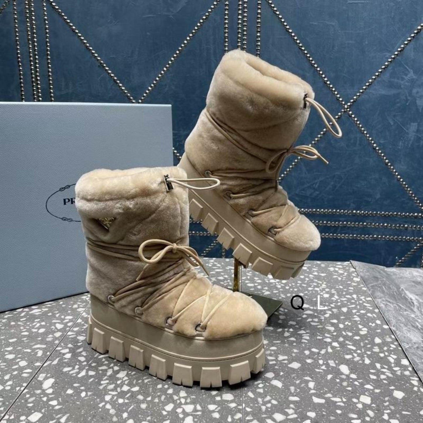 Bota PRD Apres Bege com Pelos