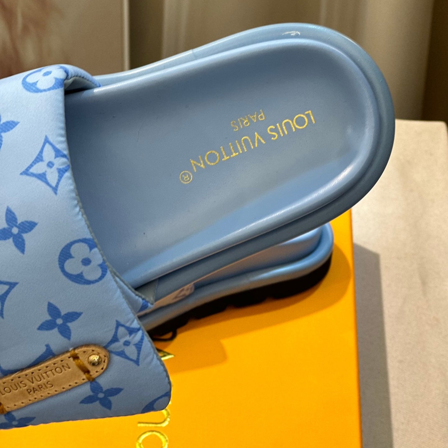 Chinelo Lv pool pillow flat comfort Azul