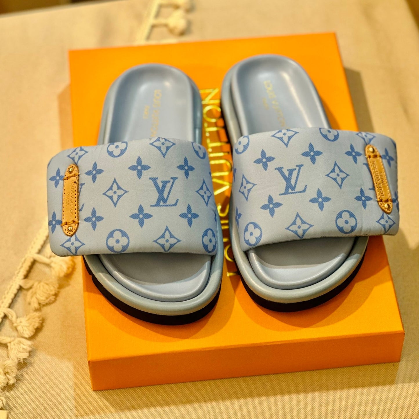 Chinelo Lv pool pillow flat comfort Azul