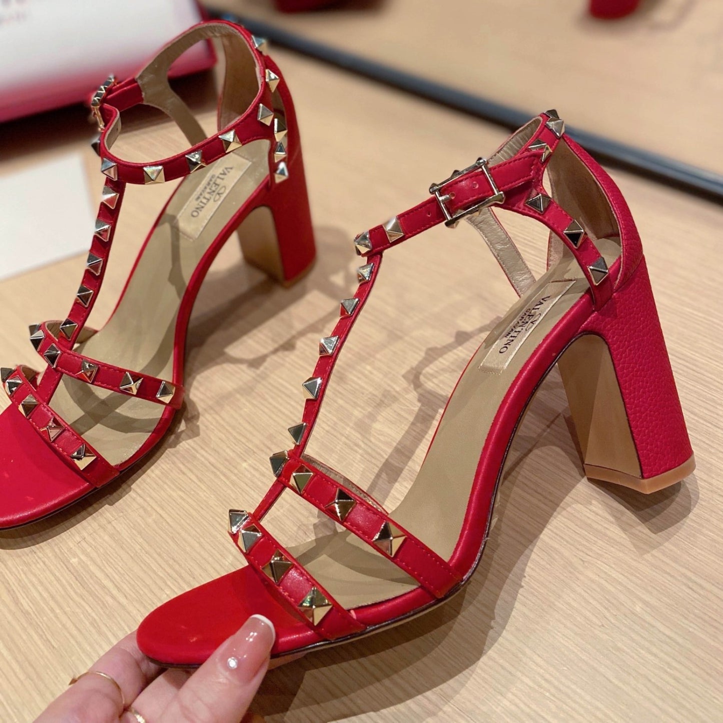 Sandália VLT Vermelho Couro com detalhes Salto 8,5cm