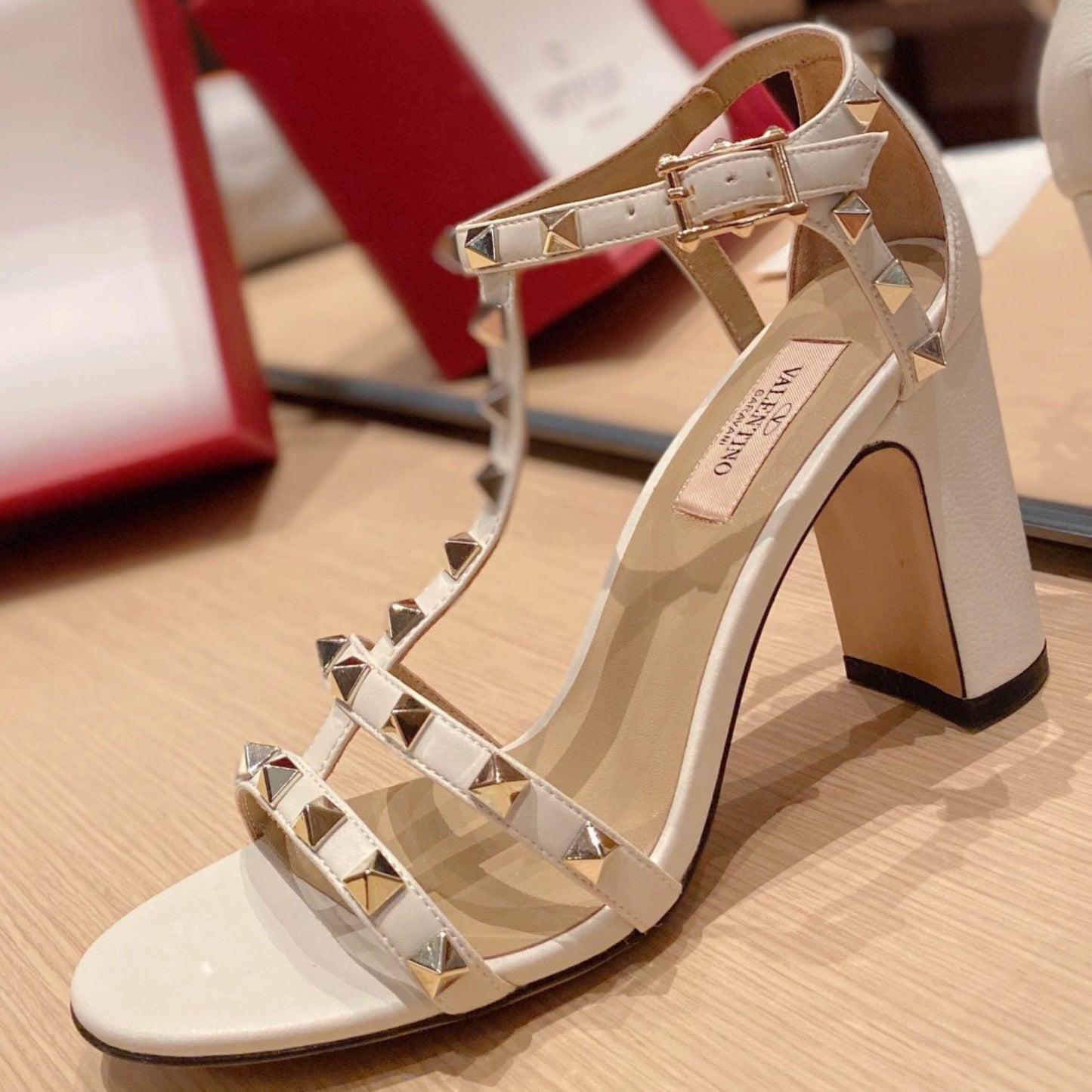 Sandália VLT Branco Couro com detalhes Salto 8,5cm