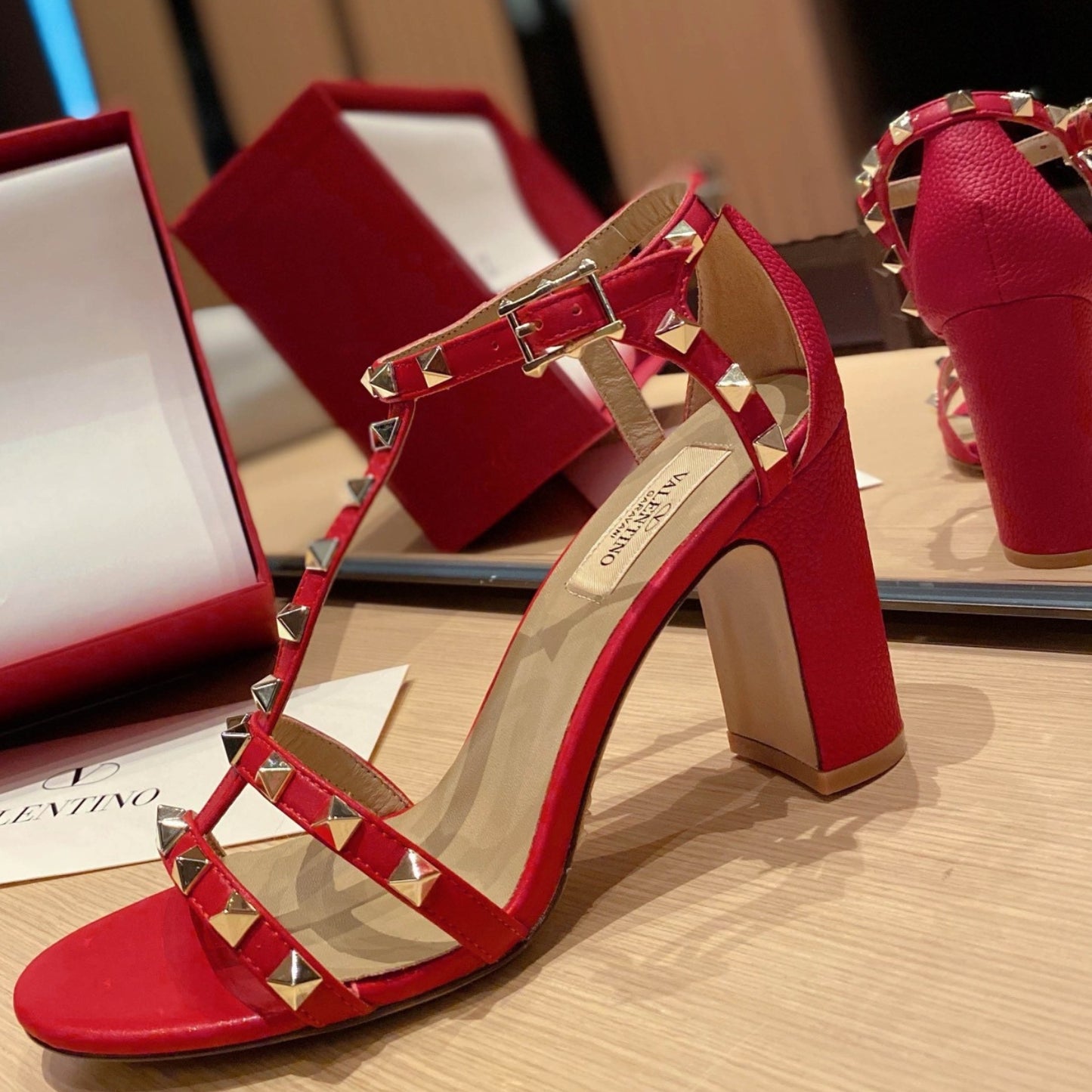 Sandália VLT Vermelho Couro com detalhes Salto 8,5cm