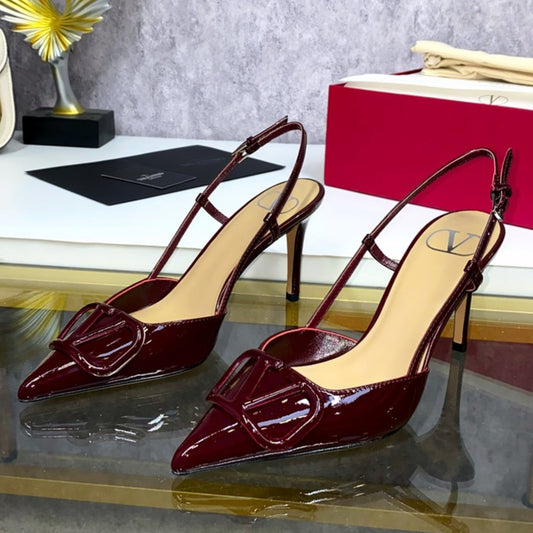 Scarpin VLT Vinho Couro com Logo frontal Salto 8cm