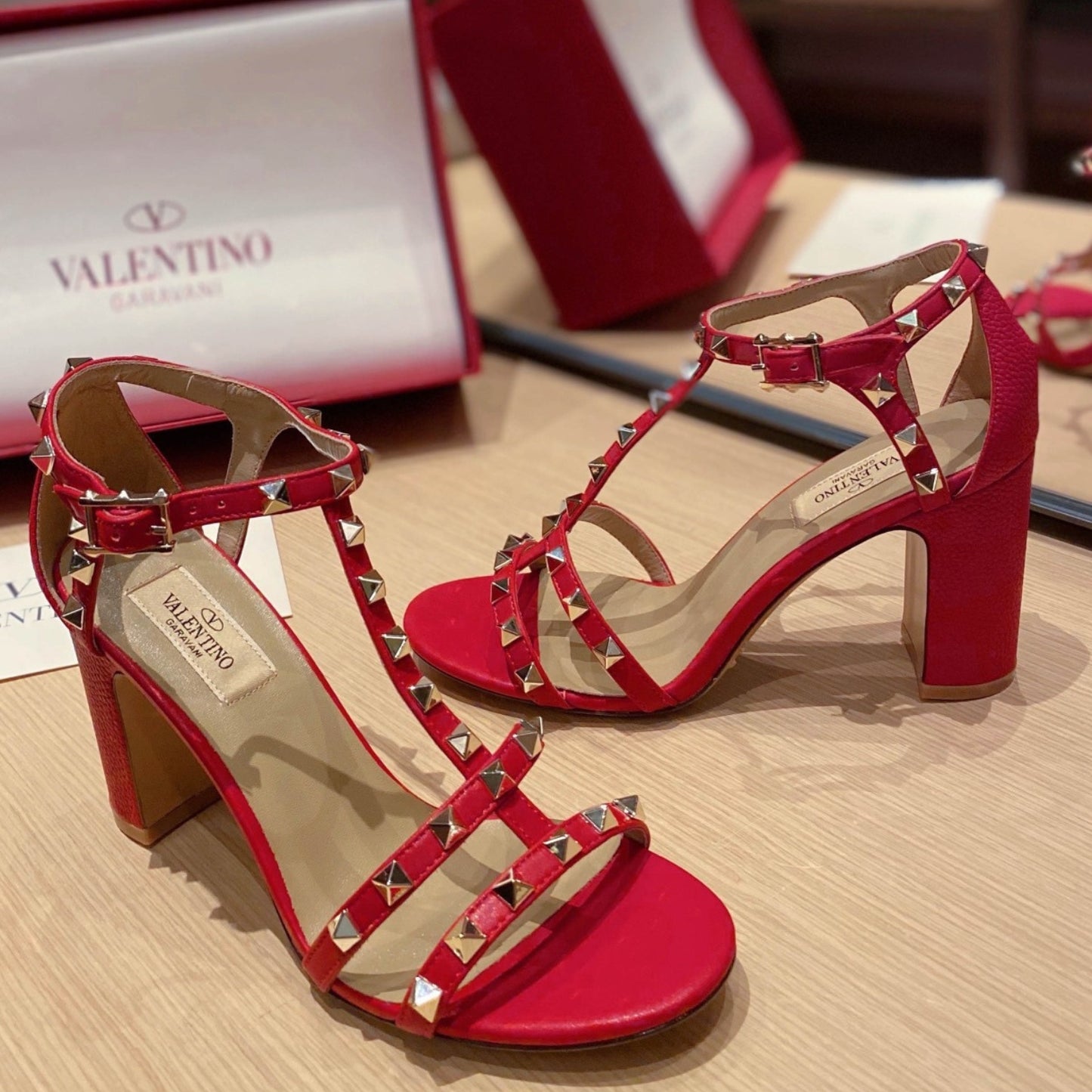 Sandália VLT Vermelho Couro com detalhes Salto 8,5cm
