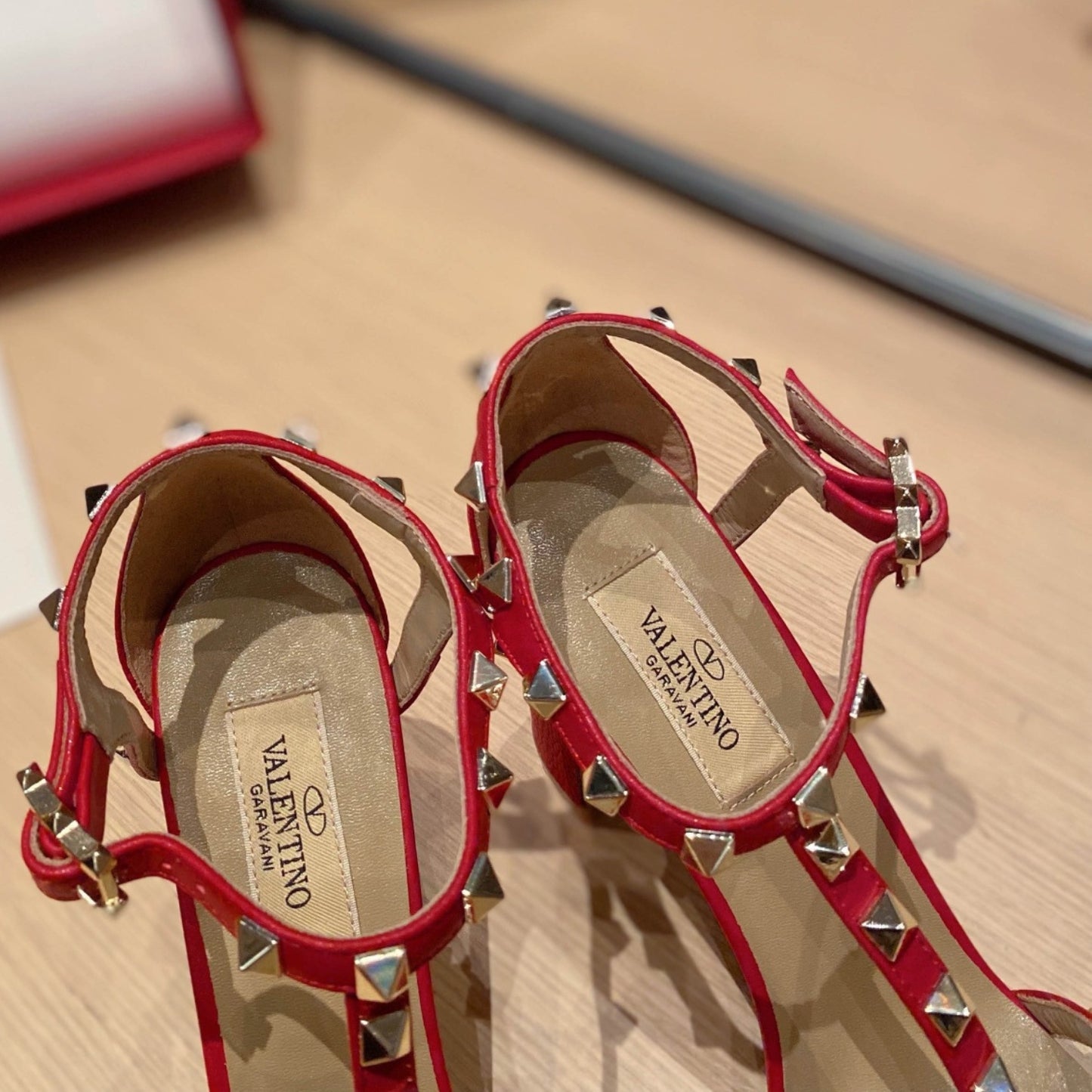 Sandália VLT Vermelho Couro com detalhes Salto 8,5cm