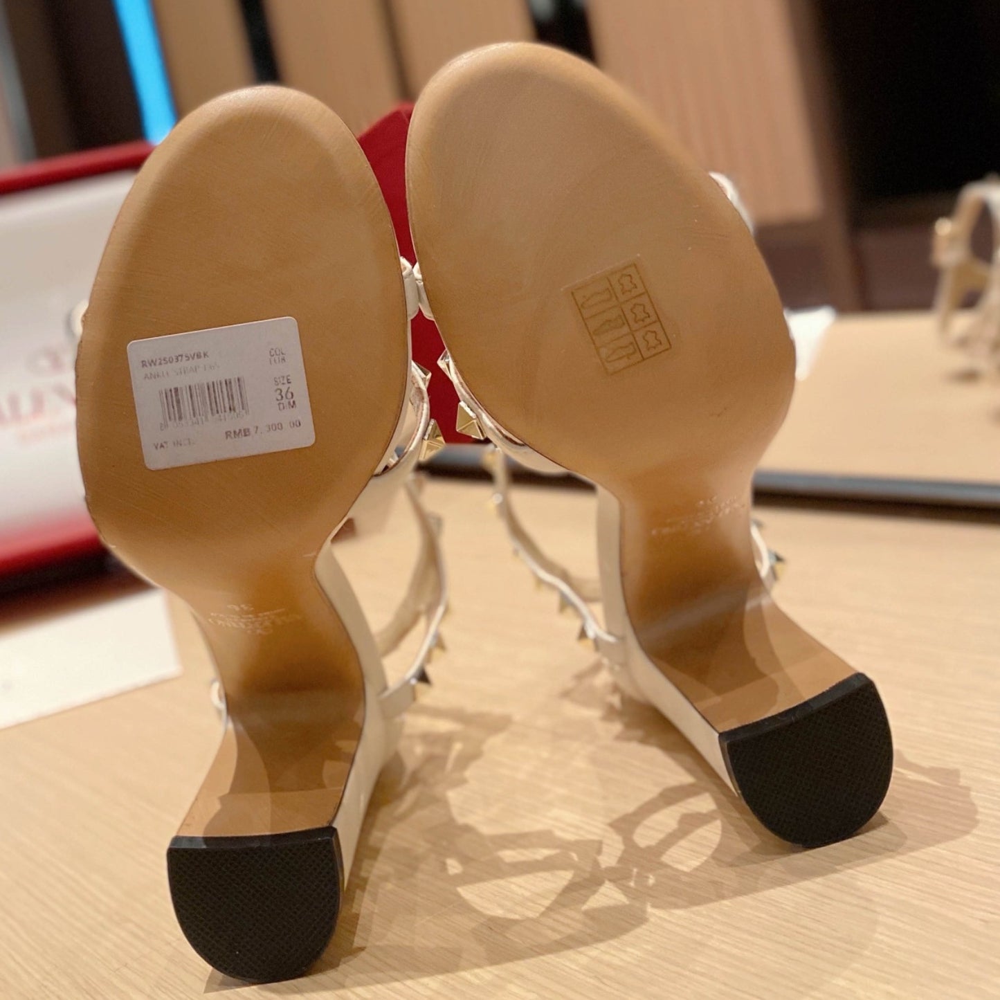 Sandália VLT Branco Couro com detalhes Salto 8,5cm